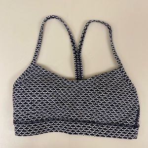 Lululemon Flow Y Bra. Size 4. Monochromatic Black.